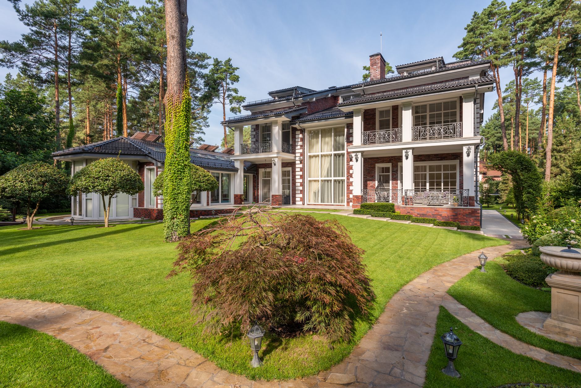 Luxury homes for rent featuring elegant interiors, private pools, and skyline views